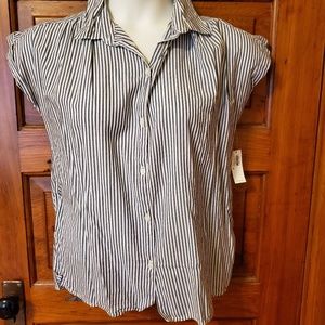Old Navy Sleeveless Button Down Shirt